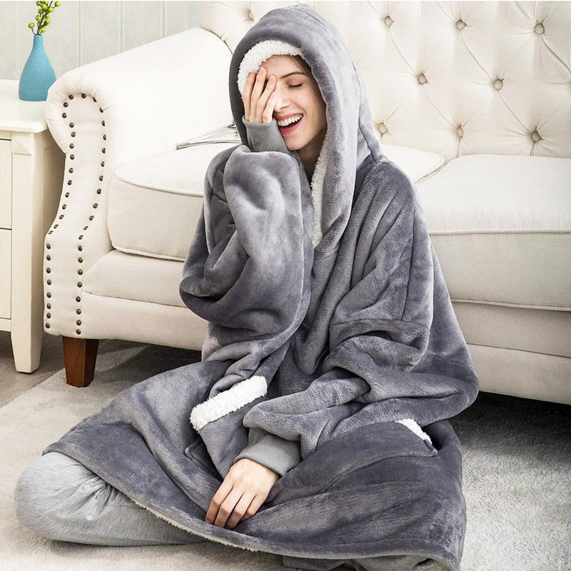 Caryn Women's Hoodie Blanket | Soft Fleece & Wool Blend 1