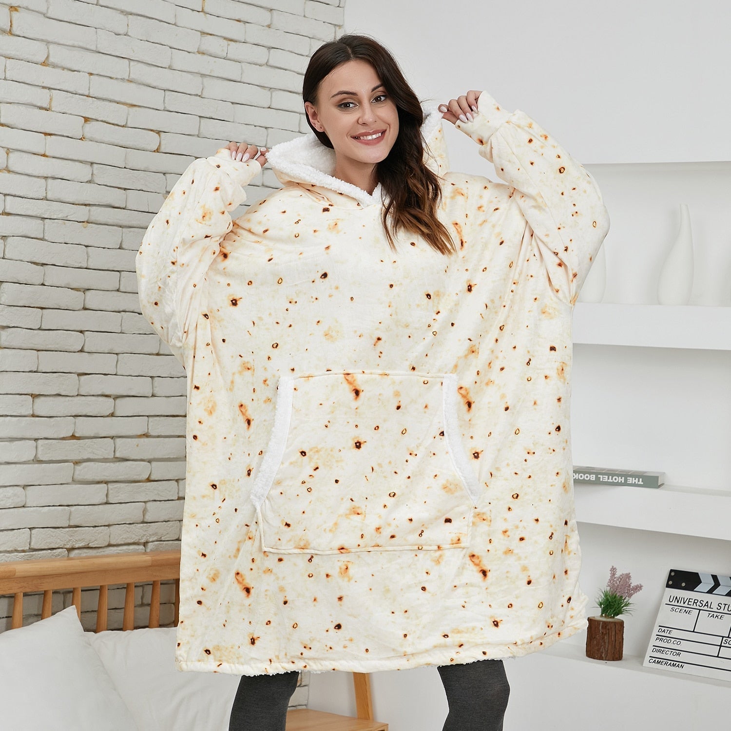 Caryn Women's Hoodie Blanket | Soft Fleece & Wool Blend 10
