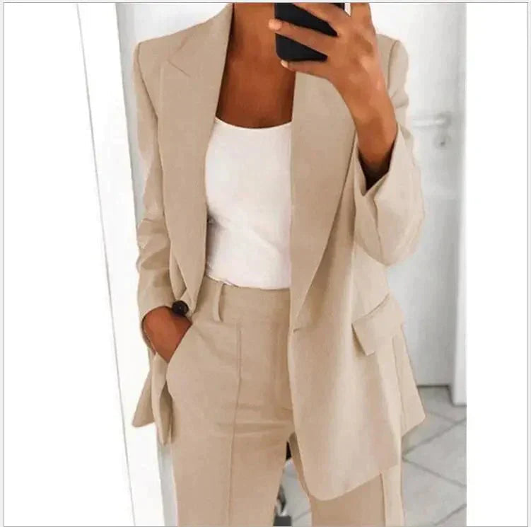 Cora Women's Suit | Elegant Fit, Versatile Style 5
