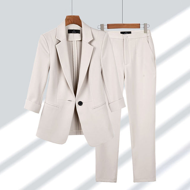 Evelyn Women's Blazer | Tailored Fit, 3/4 Sleeves, Elegant Style 3