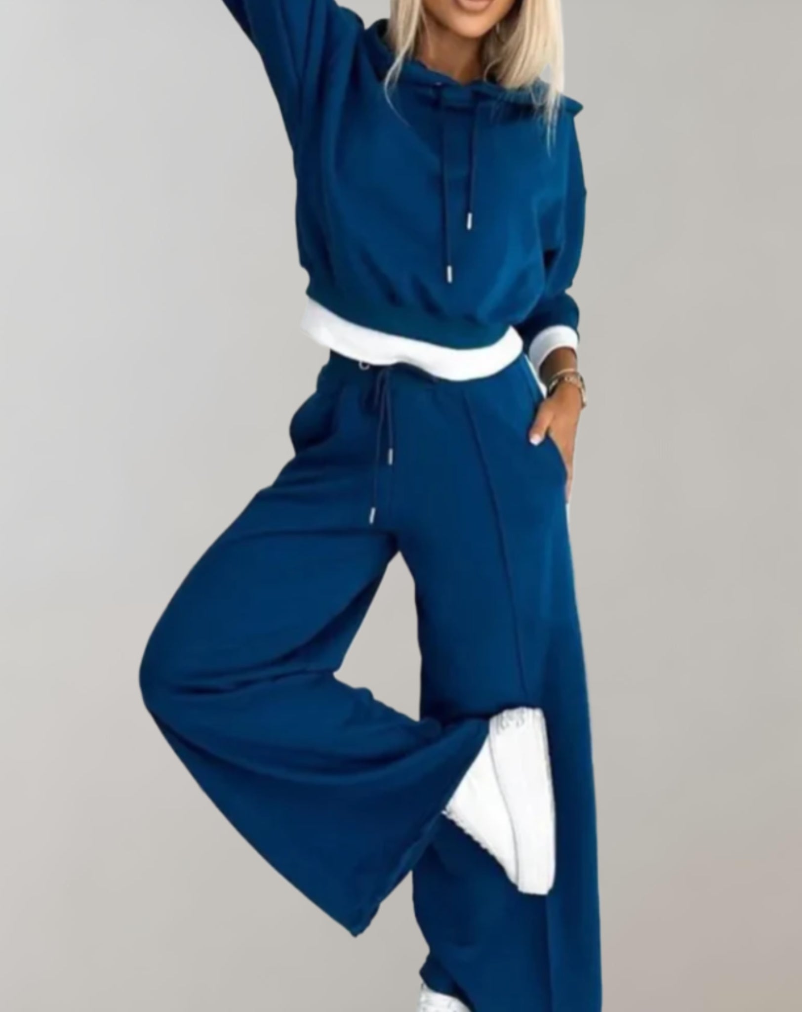 Ivy Women's Set | Comfortable Loungewear Two Piece Set with Hoodie & Wide-Leg Trousers 3