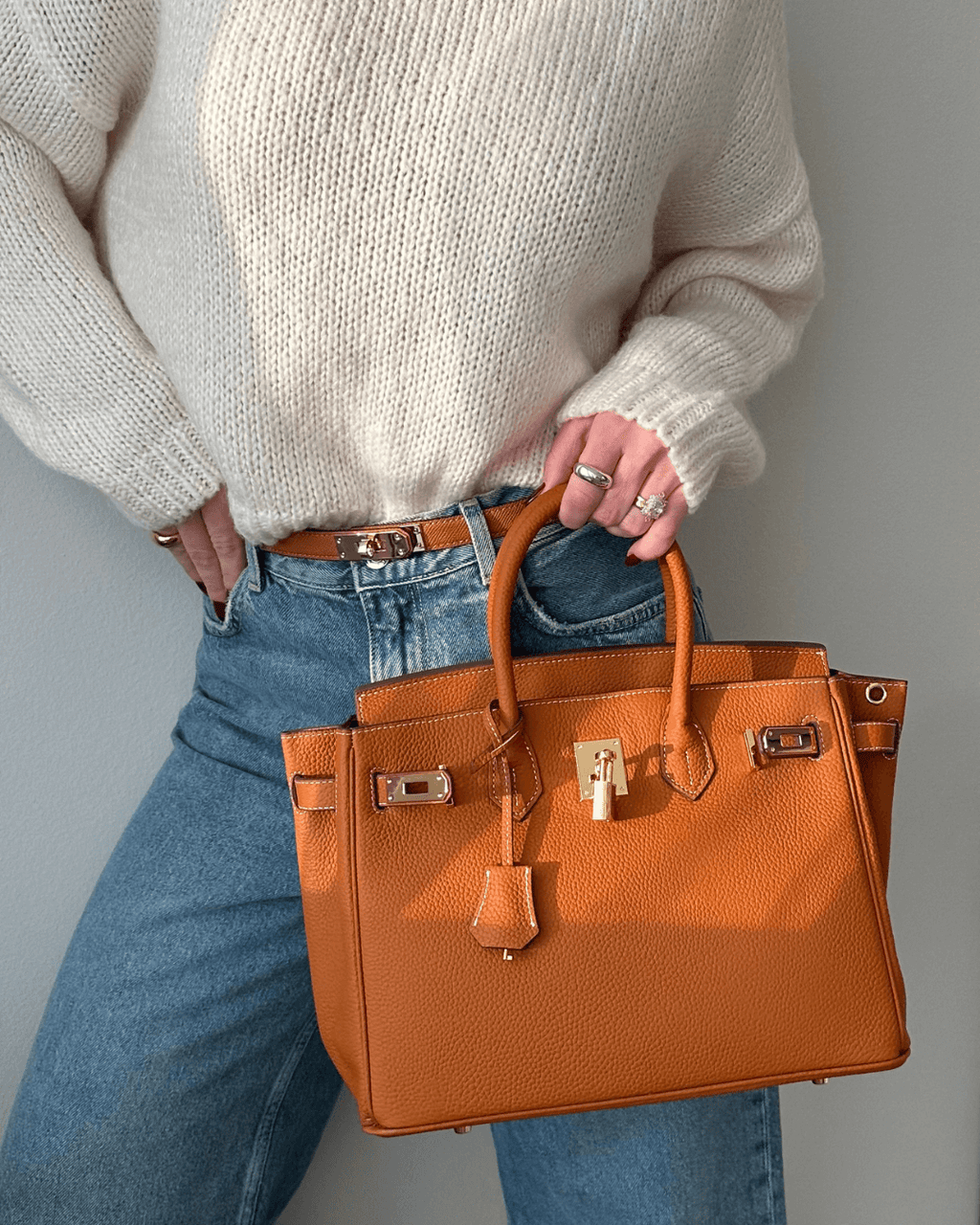 Lara Women's Handbag | Premium Leather, Spacious Design 1